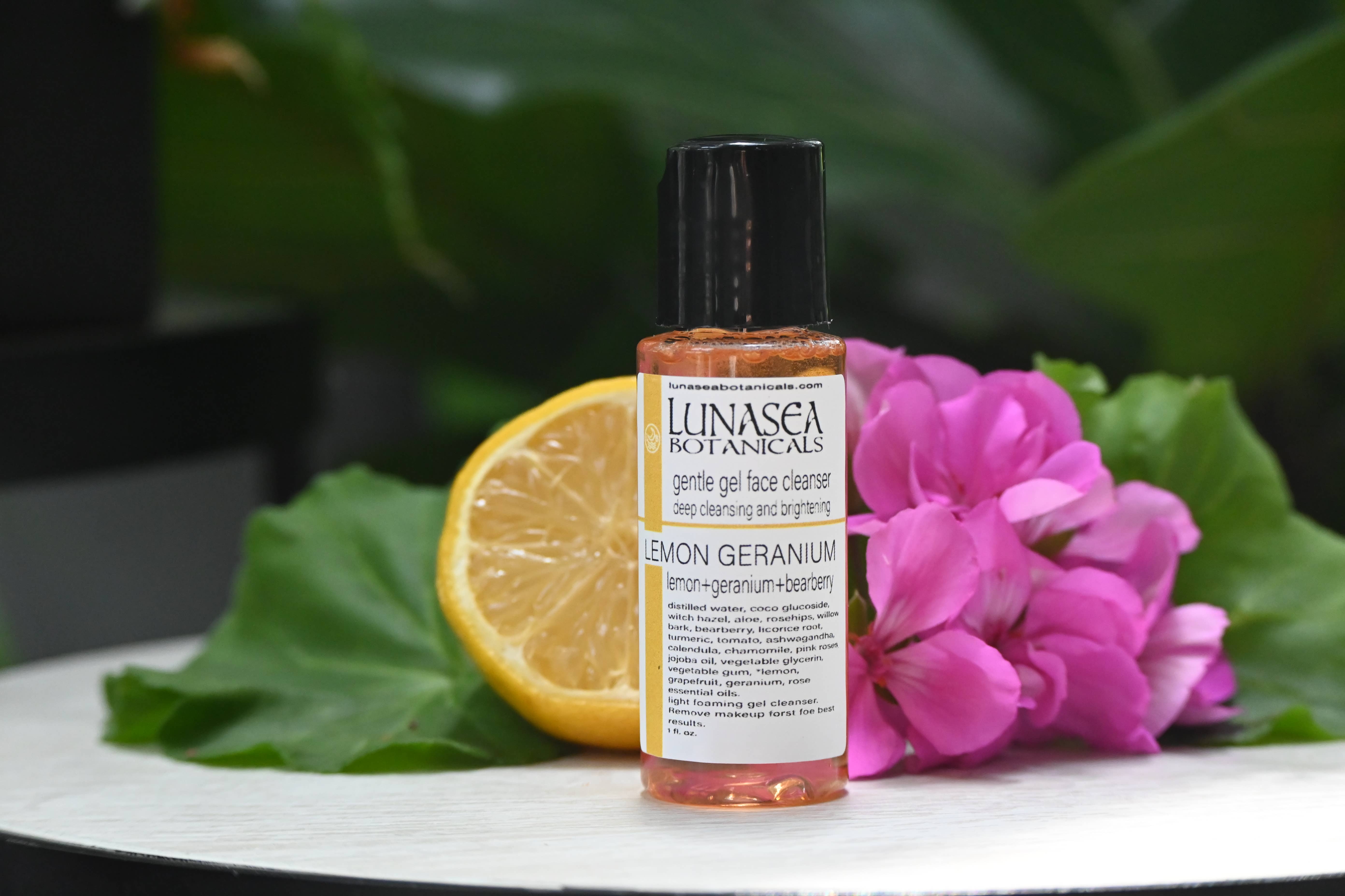 lunasea botanicals - Wholesale Facial Cleanser - Lemon Geranium Brightening Gel Cleanser2