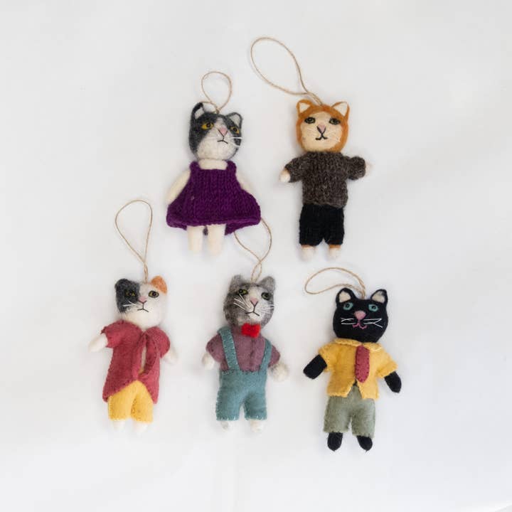 Ornement - Chat Élégant pour la vente par The Winding Road