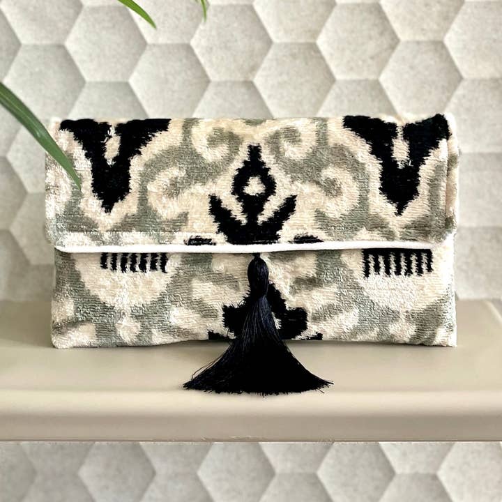 Pochette Ikat Cap-Ferrat in velluto di seta per la vendita all'ingrosso da parte di Mila∞Miro by Emelie