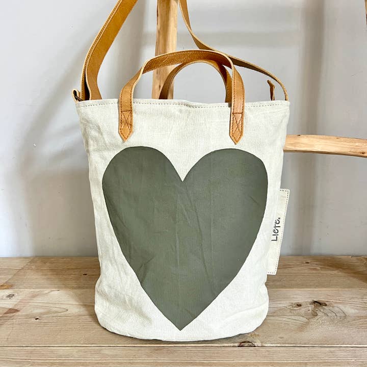 Liefe NL – wholesale Axelväska - Dam – BucketBag hjärta mörk oliv (vintage ljus canvas) NY