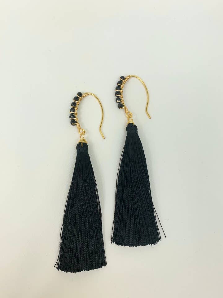 ¡Pendientes negros con borlas sedosas y cristales! para venta al por mayor de Diana Wingert Jewelry