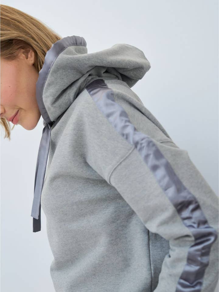 Marianna Déri GmbH - Wholesale Hoodie - Women's - Deluxe Hoodie Gray2