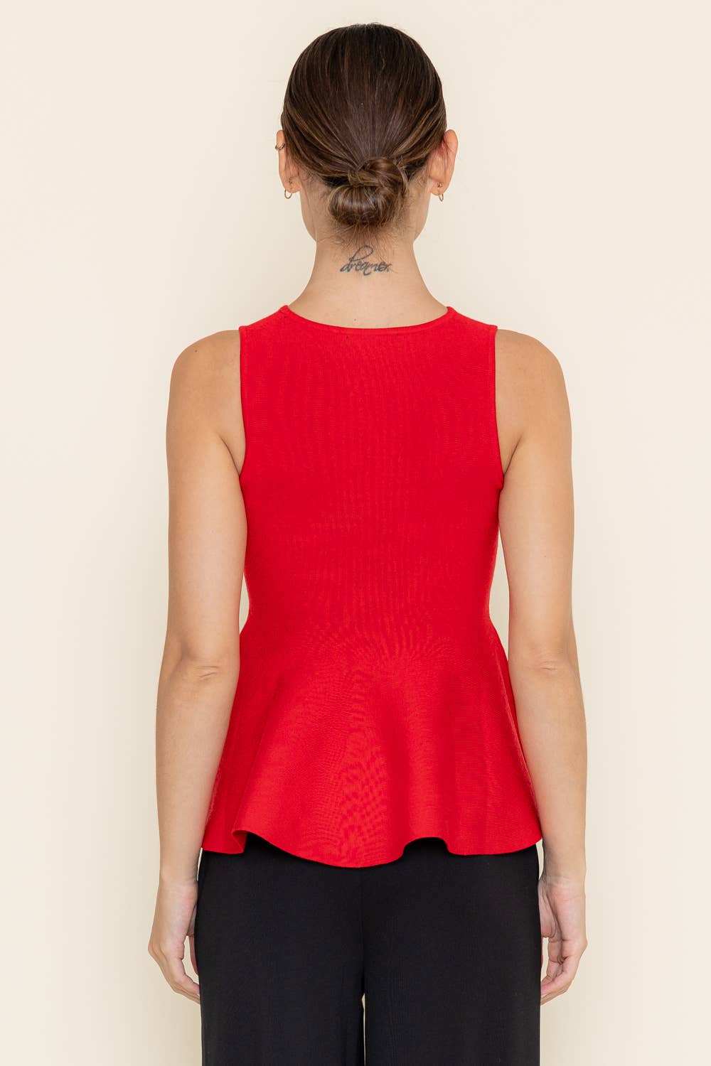 Fore Collection - Vendita all'ingrosso Camicetta - Donna - ELEGANTE TOP PEPLO MINIMALISTA CON SCOLLO TONDO IN MAGLIA TI5439FO16