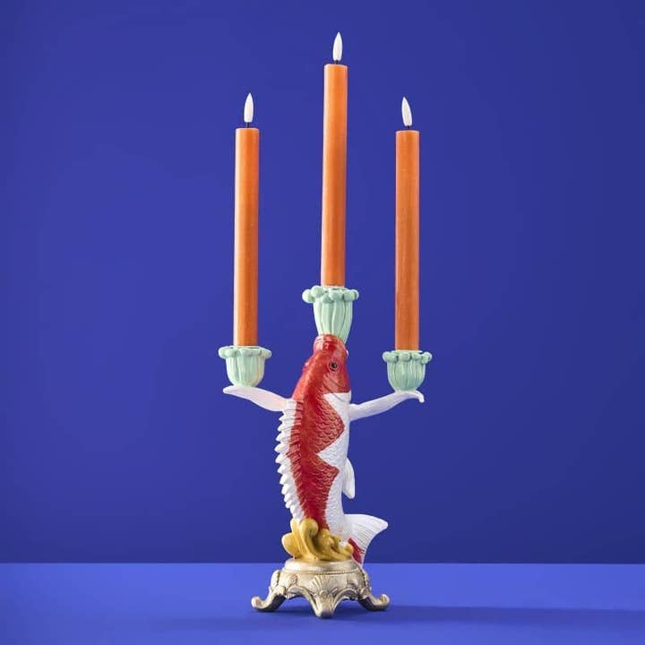 Candelabro Koi in poliresina, 19,5 x 13 x 29,5 cm per la vendita all'ingrosso da parte di WERNS