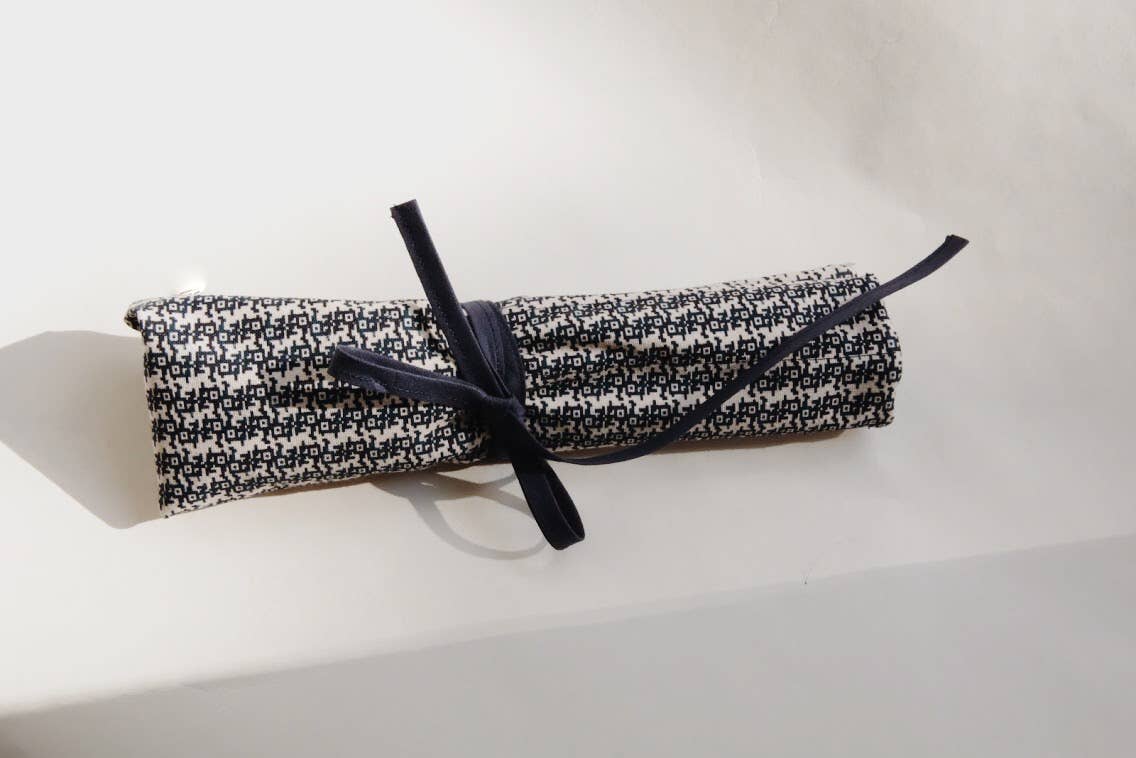 Nyra Design - Wholesale Pouch - Women's - Fio Utensil Wrap 033