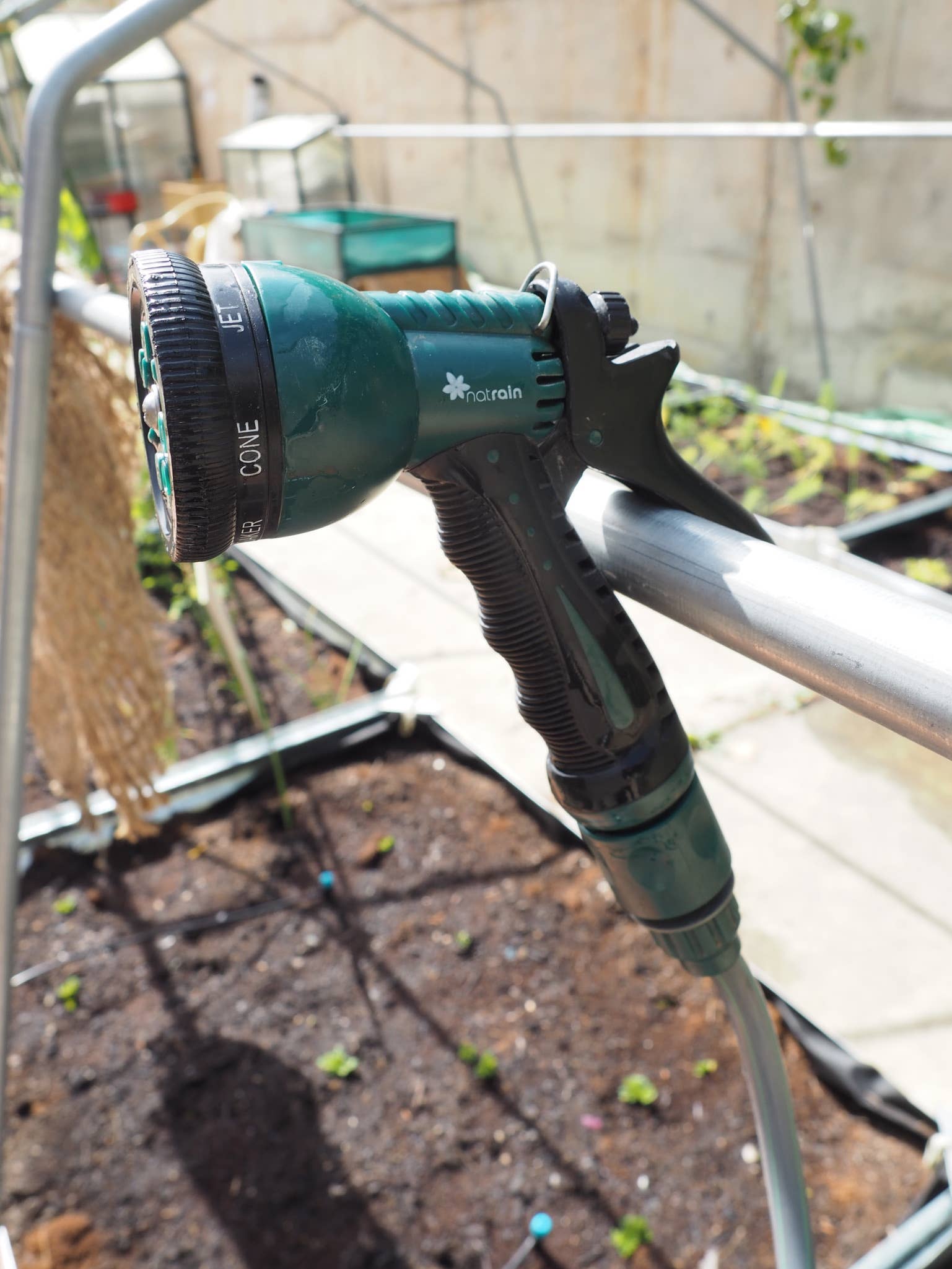 JARDIN Y NATURA OUTDOOR & GARDEN PRODUCTS SL - Wholesale Garden Tool - EVA HQ bicolor 15-meter spiral hose - Natrix 15.25