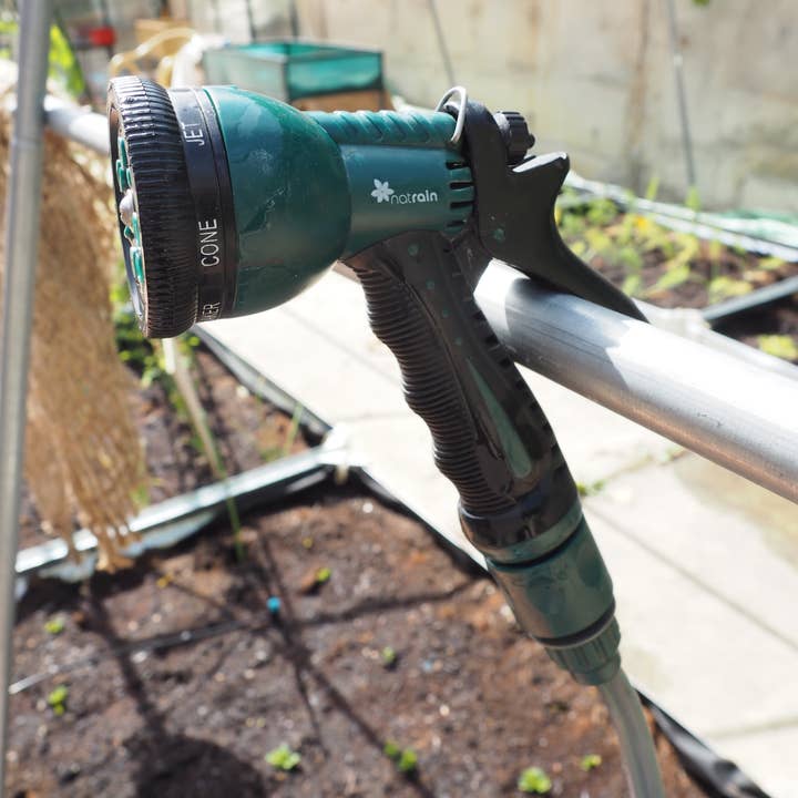 JARDIN Y NATURA OUTDOOR & GARDEN PRODUCTS SL - Wholesale Garden Tool - EVA HQ bicolor 15-meter spiral hose - Natrix 15.25