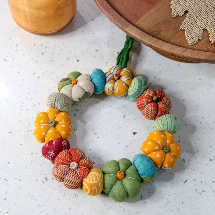 Asha Project – wholesale Wreath – Mini Saree Pumpkin Wreath2