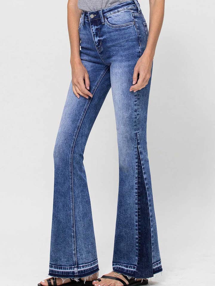 JEANS ACAMPANADOS CON PANEL DE CONTRASTE DE TALLE ALTO V2527 para venta al por mayor de VERVET by FLYING MONKEY