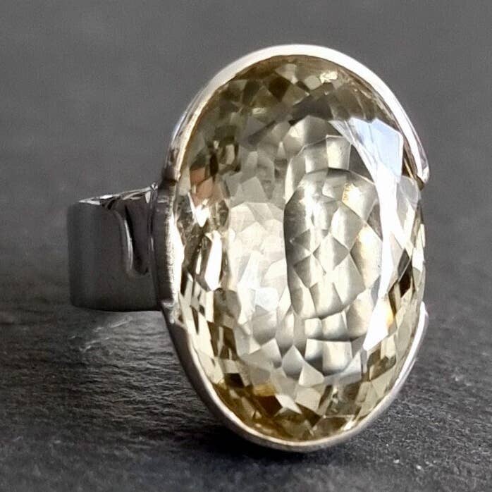 Mistry Gems – Großhandel Cocktail-/Statement-Ring – Designer Großer Ovaler Grüner Amethyst-Ring |925 Sterlingsilber, R1100