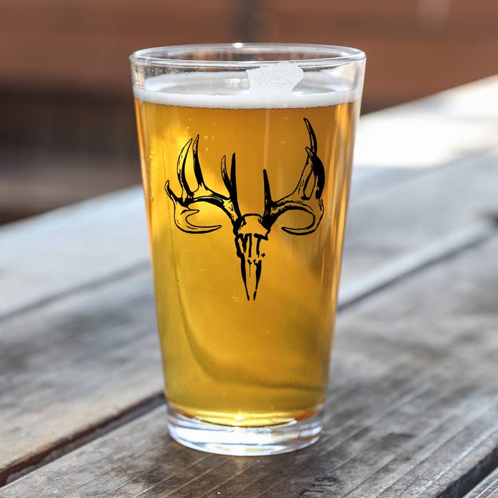 MT WHITETAIL BUCK PINT GLASS for wholesale by Back Road Designs