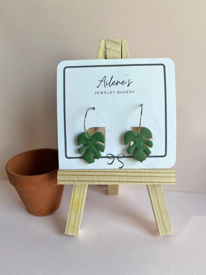 Cerchi Monstera per la vendita all'ingrosso da parte di Ailene’s Jewelry Bakery