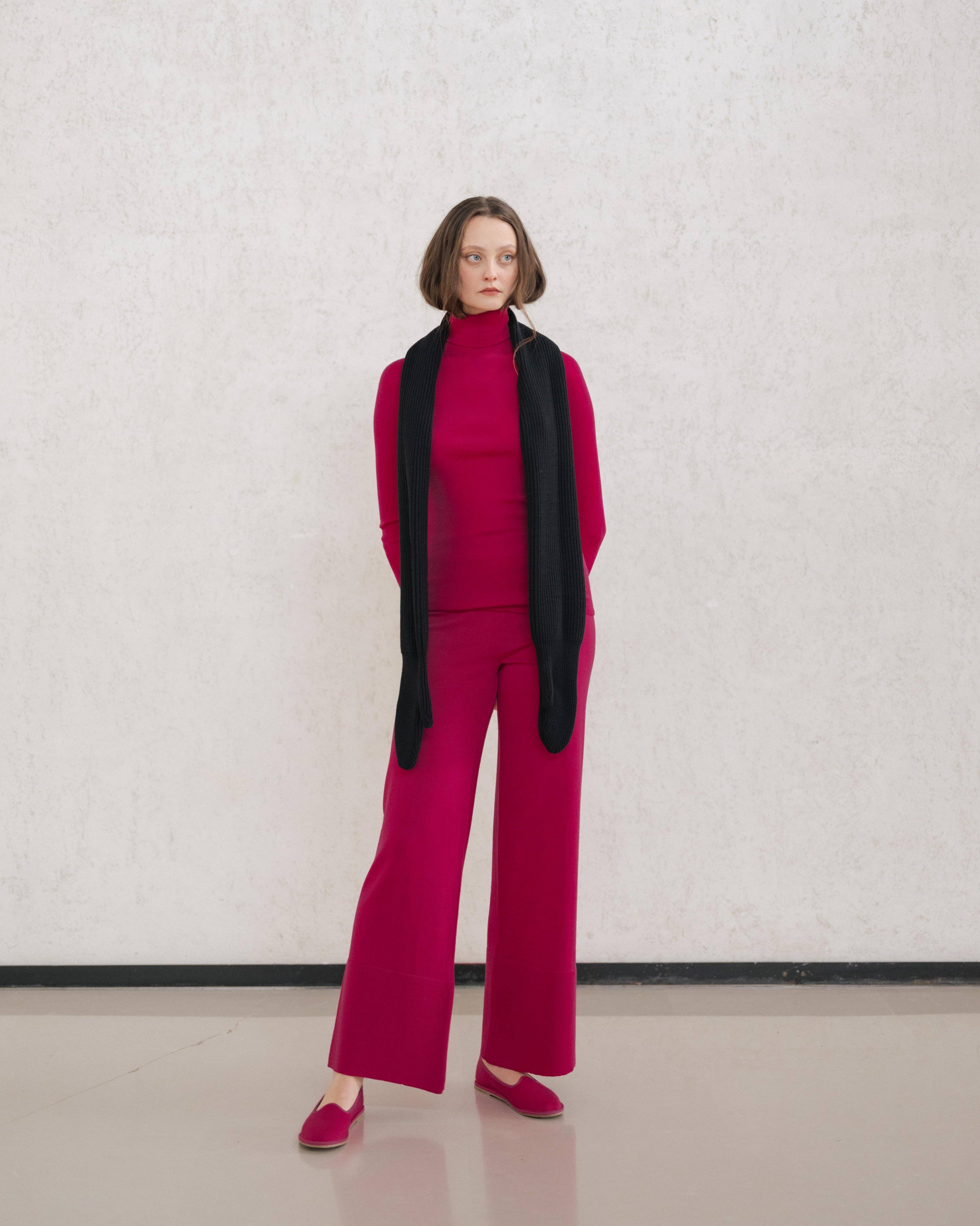 Lèmme - Wholesale Gebreide top - Dames - Geribbelde coltrui van extra fijne Merinowol (3D-breisel)3