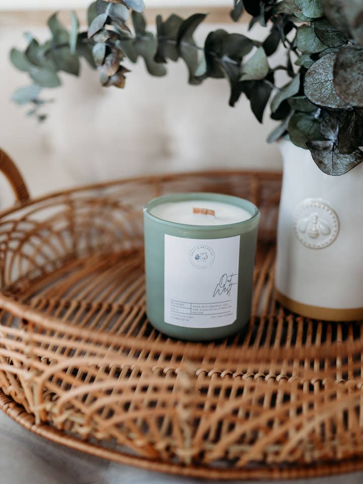 Bougie Out West 13 oz pour la vente par Daisy & Baloo Co