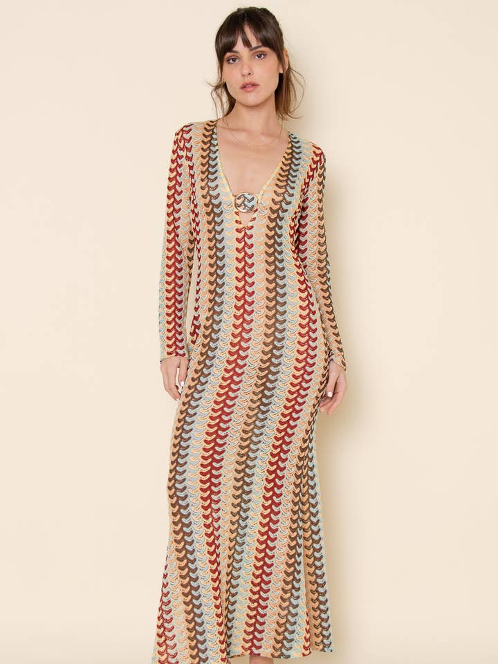 VESTIDO MÁXI DE CROCHÉ COM MANGAS COMPRIDAS E DECOTE EM V PARA PRAIA-RESORT-DI10463FO por atacado de Fore Collection