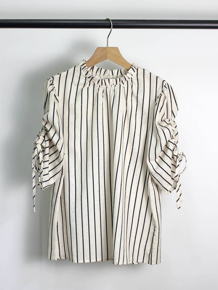 T2506YIB54767 - Blouse à rayures avec manches à cordon et strass pour la vente par ESLEY