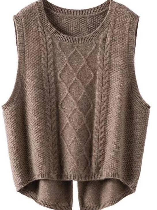 Gilet à fente en tricot torsadé pour la vente par Miss Sparkling