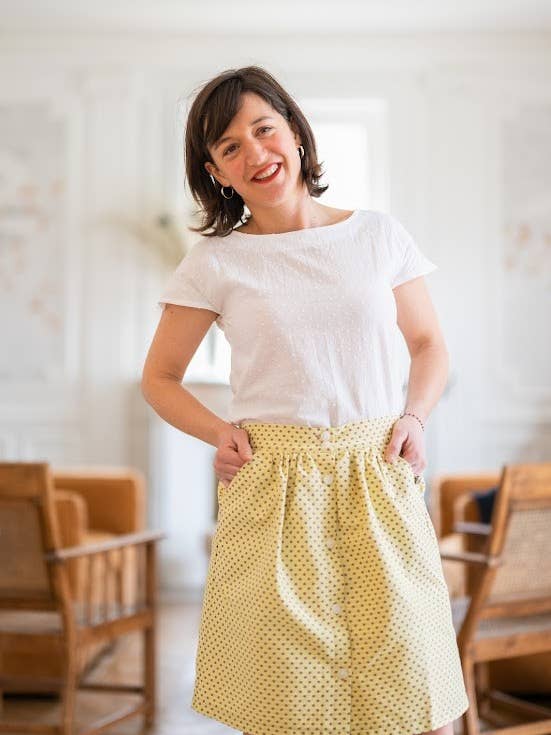 Jupe Marie Jaune Et Pois Violet pour la vente par Les Petits Lots