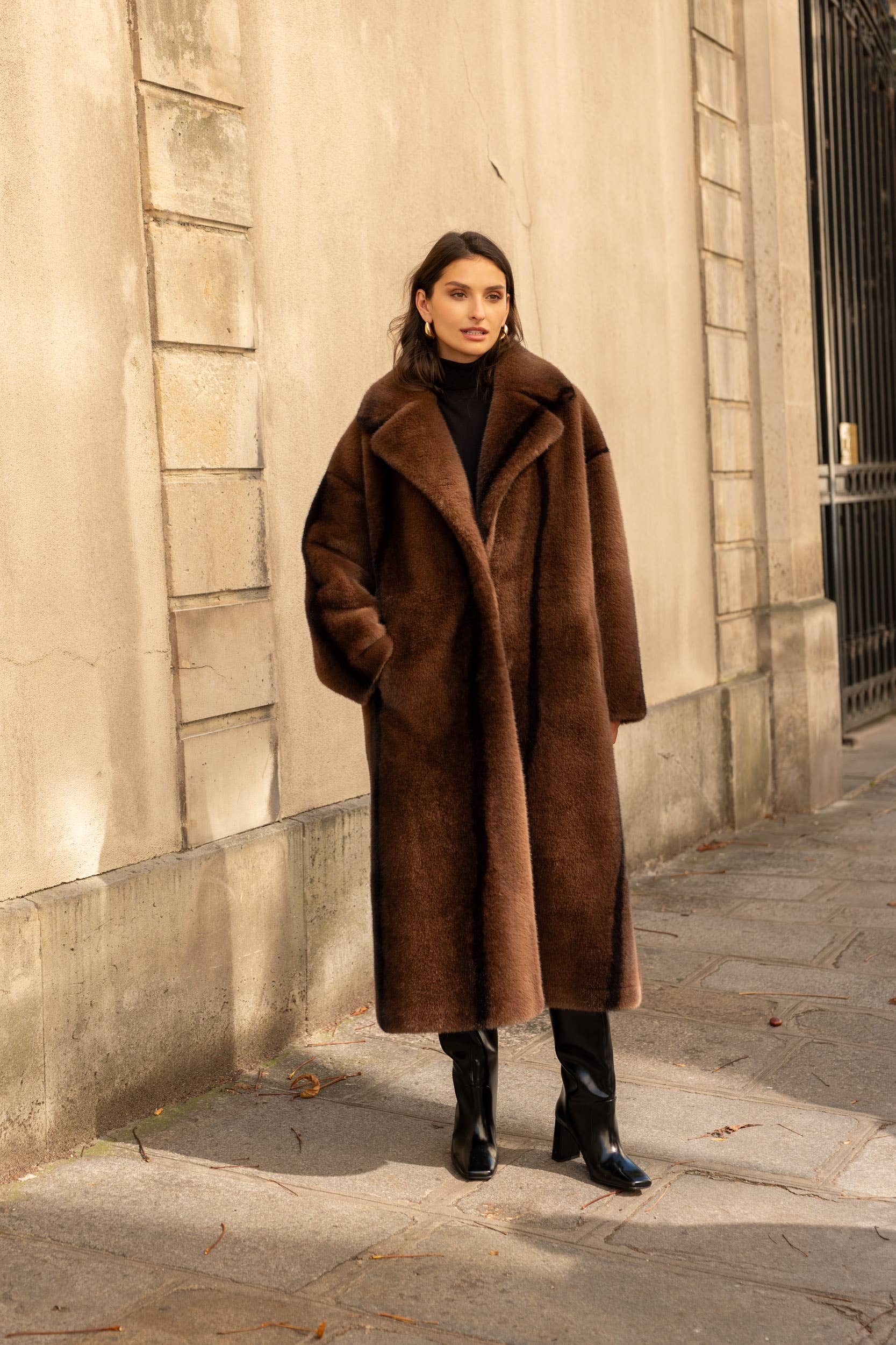 Attentif Paris - Wholesale Fur/Faux Fur Coat - Women's - Long synthetic fur coat with lapel collar57