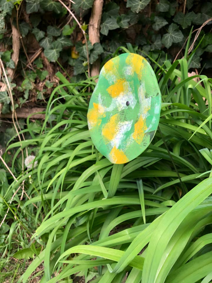 Grote glazen bloem voor buiten in geel-groen-wit voor wholesale door CARNEOL GLASS