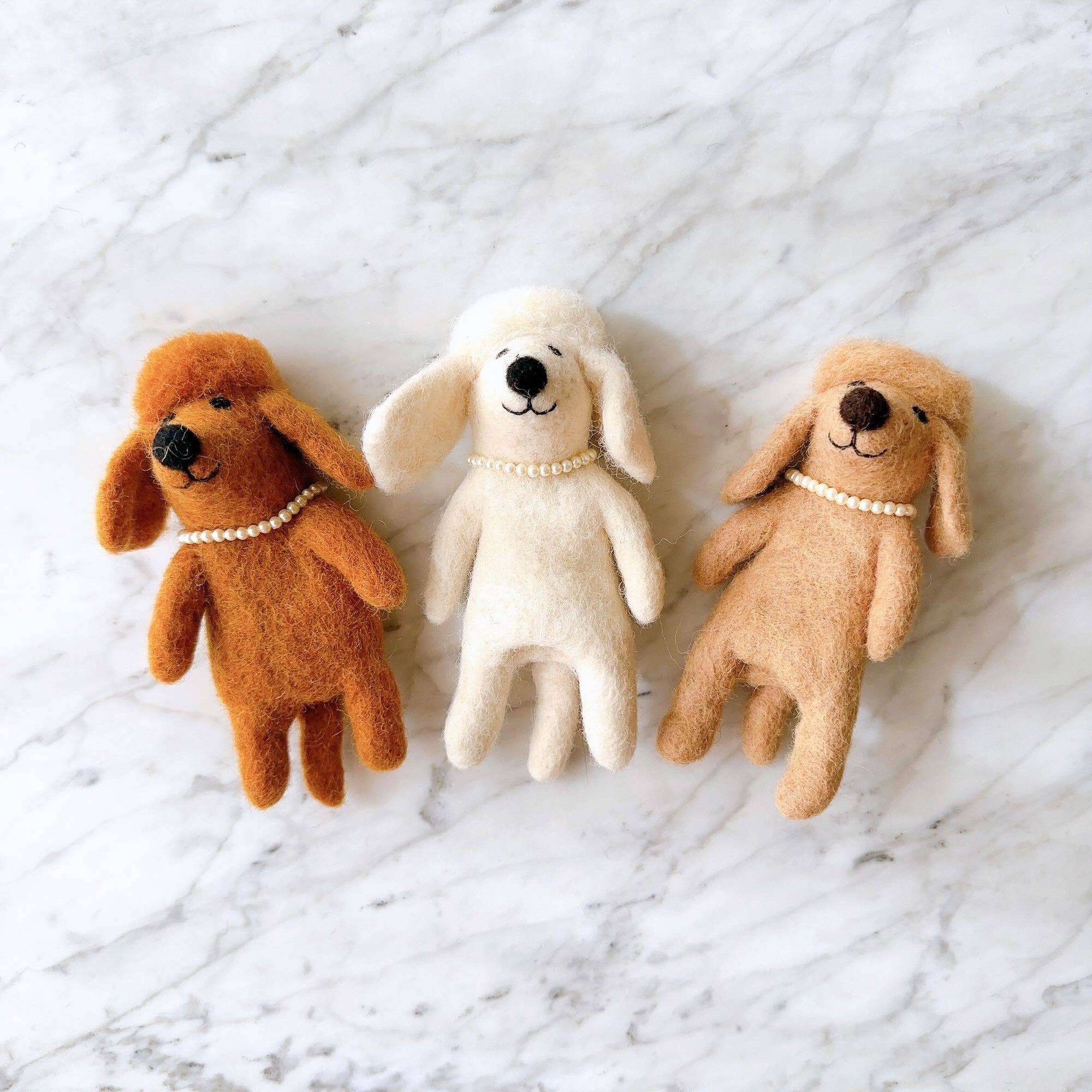 Ganapati - Vente Marionnette à doigt – enfant et bébé - Marionnette à doigts pour chien caniche1