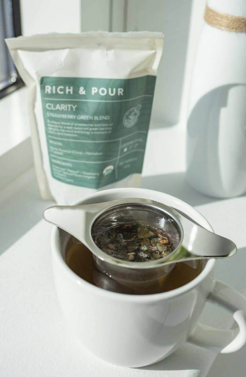 Rich & Pour - Vente Passoires à thé/infuseurs - Infuseur à thé en acier inoxydable avec panier à mailles pour feuilles de thé en vrac4