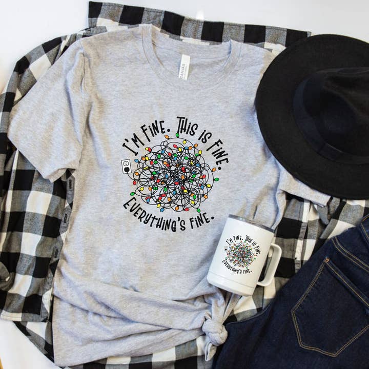 Je vais bien C'est très bien. Tout va bien T-shirt de Noël pour la vente par Fuzzy Loon Designs