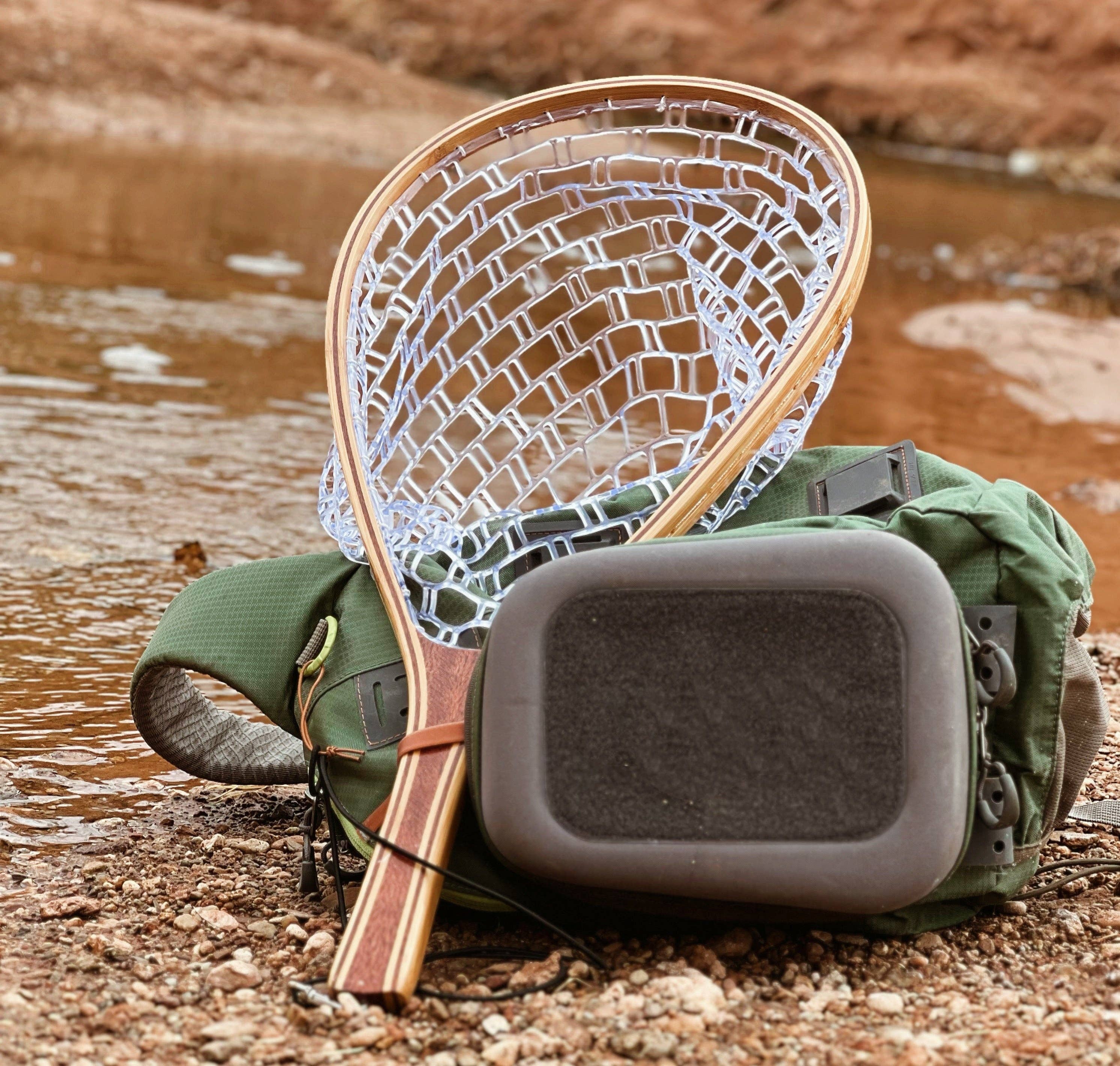 Lighthouse Dwellers - Wholesale Sporting Accessories - Wooden Handheld Fly Fishing Net1