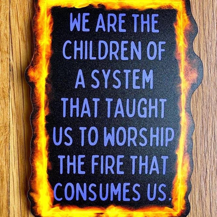 Adhésif Vinyle Imperméable Activiste Adorez les Flammes pour la vente par Anna Liz Heart Designs