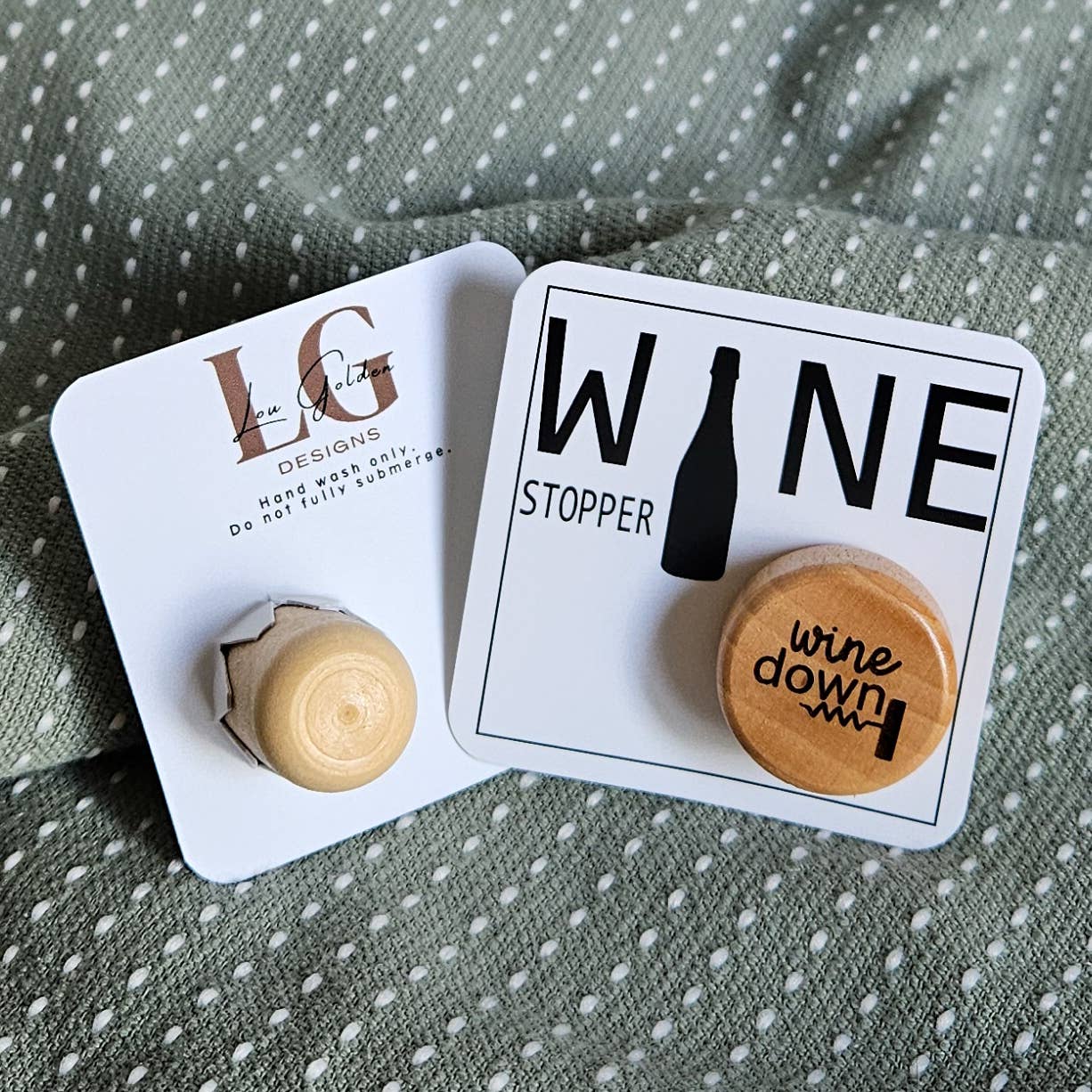 Lou Golden Designs - Vendita all'ingrosso Tappi per vino - Tappo per vino Wine Down1