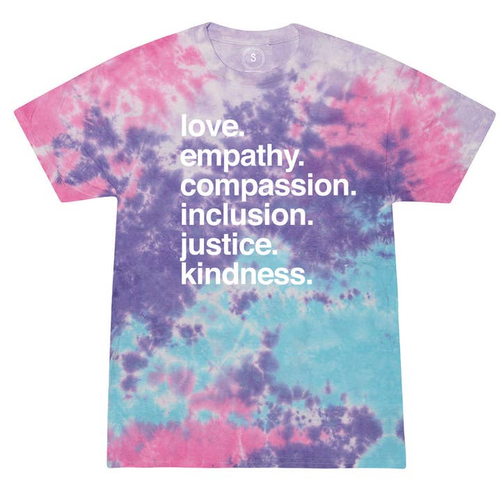 Klassiek T-shirt 'Kindness is' Tie Dye voor wholesale door Kind Cotton