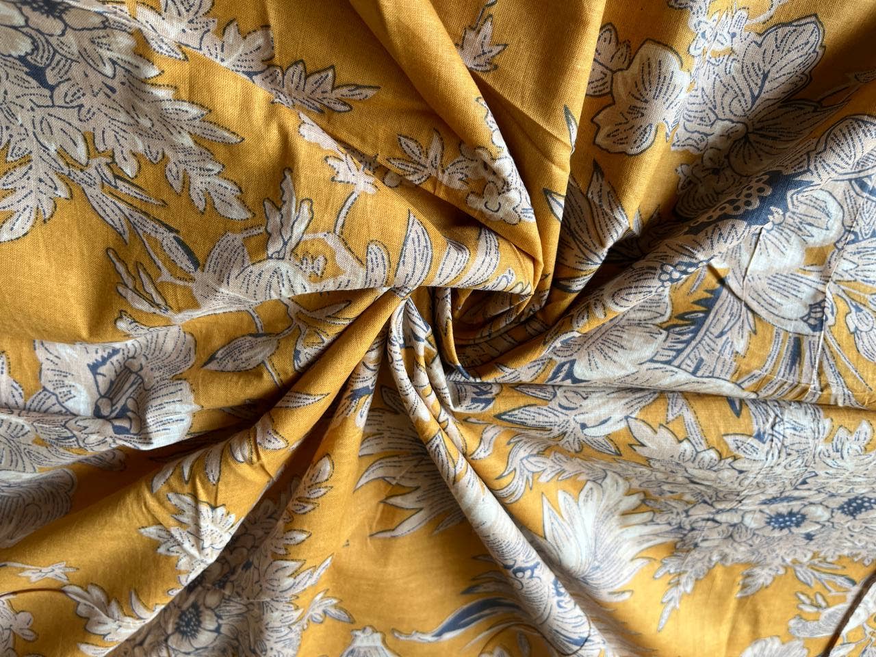 Bhawana Handicrafts – wholesale Fabric – Assorted Floral Print Indian Cotton Fabric By The Yard Women3