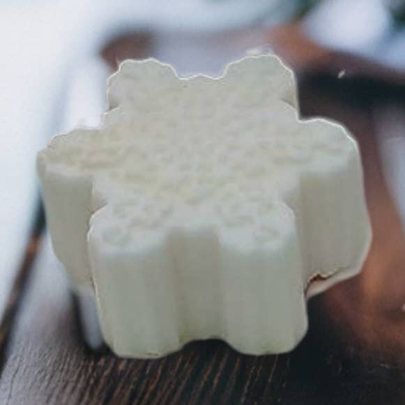 Flocon de neige à la vanille infusé dans du savon au lait de chèvre pour la vente par Simply Organic Soaps