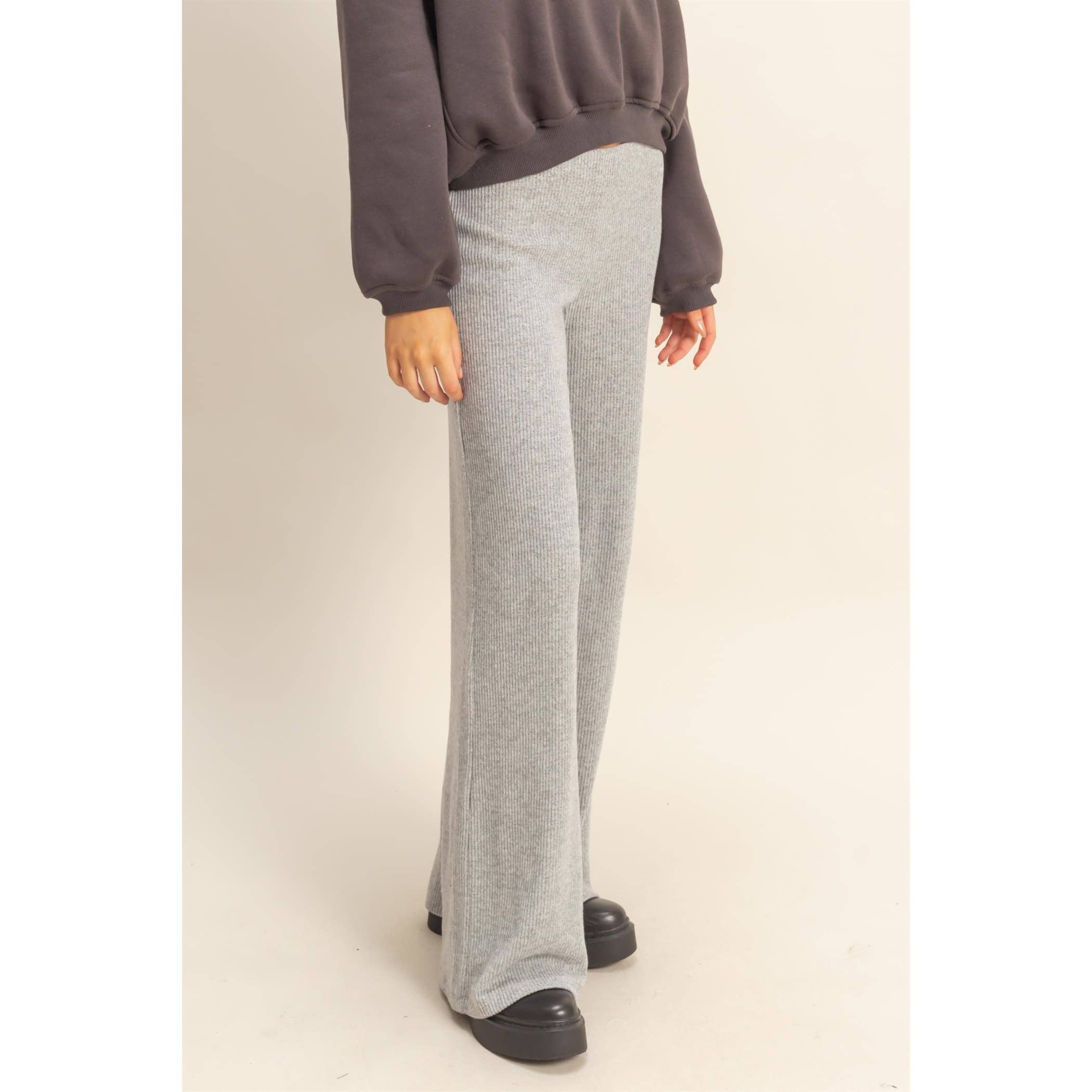 HYFVE – Großhandel Hose – Damen – Essentielle Strick-Schlaghose5