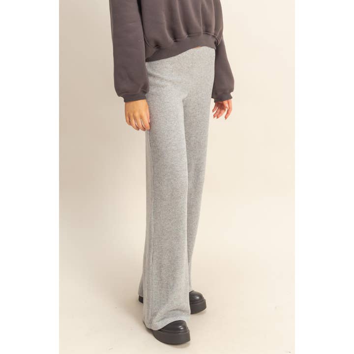 HYFVE – Großhandel Hose – Damen – Essentielle Strick-Schlaghose5