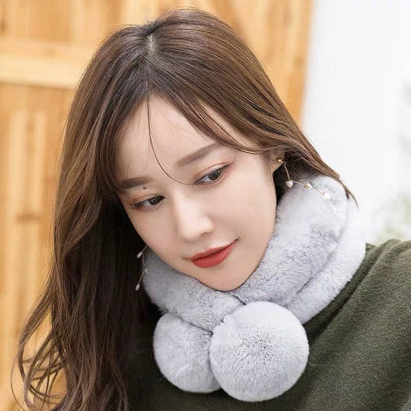 Ole - Vendita all'ingrosso Sciarpa - Donna - Sciarpe Incrociate di Pelliccia di Palle di Pelo S023111