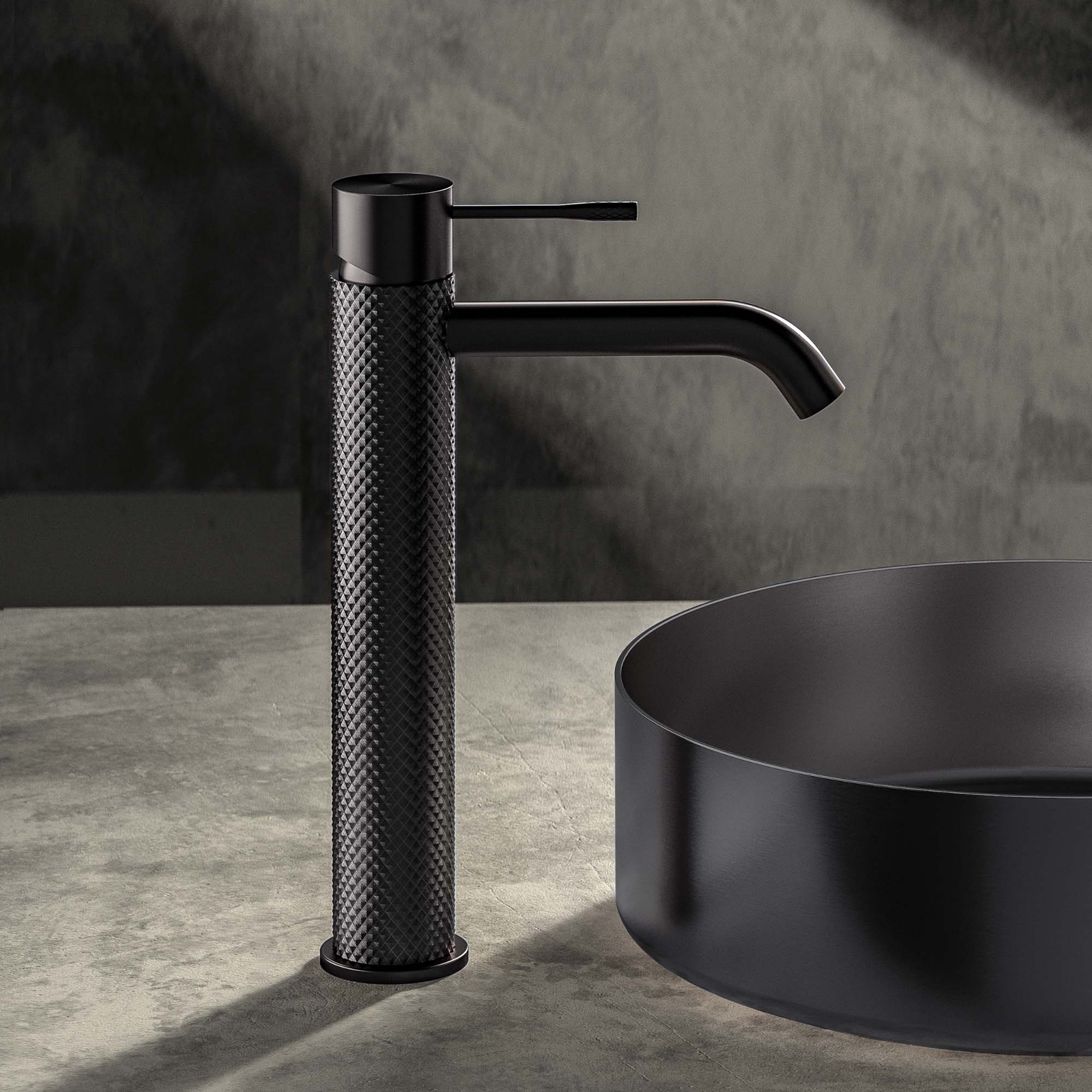 Stilform Handels GmbH - Venta al por mayor Conjunto de accesorios de baño - Grifo de lavabo Stilform serie Iconic versión alta en color gunmetal8