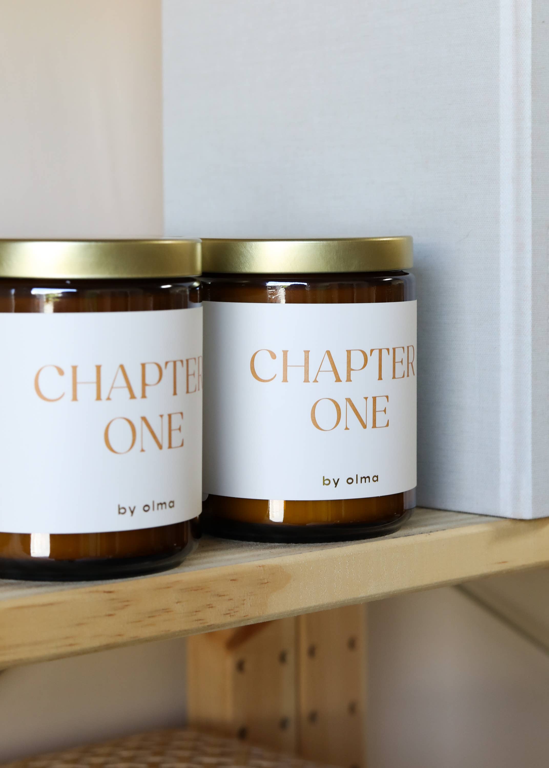 JaxKelly Candles - Vente Bougie en bocal - Chapitre Un - Bougie Livre Amoureux de Livres - 9oz Ambre2