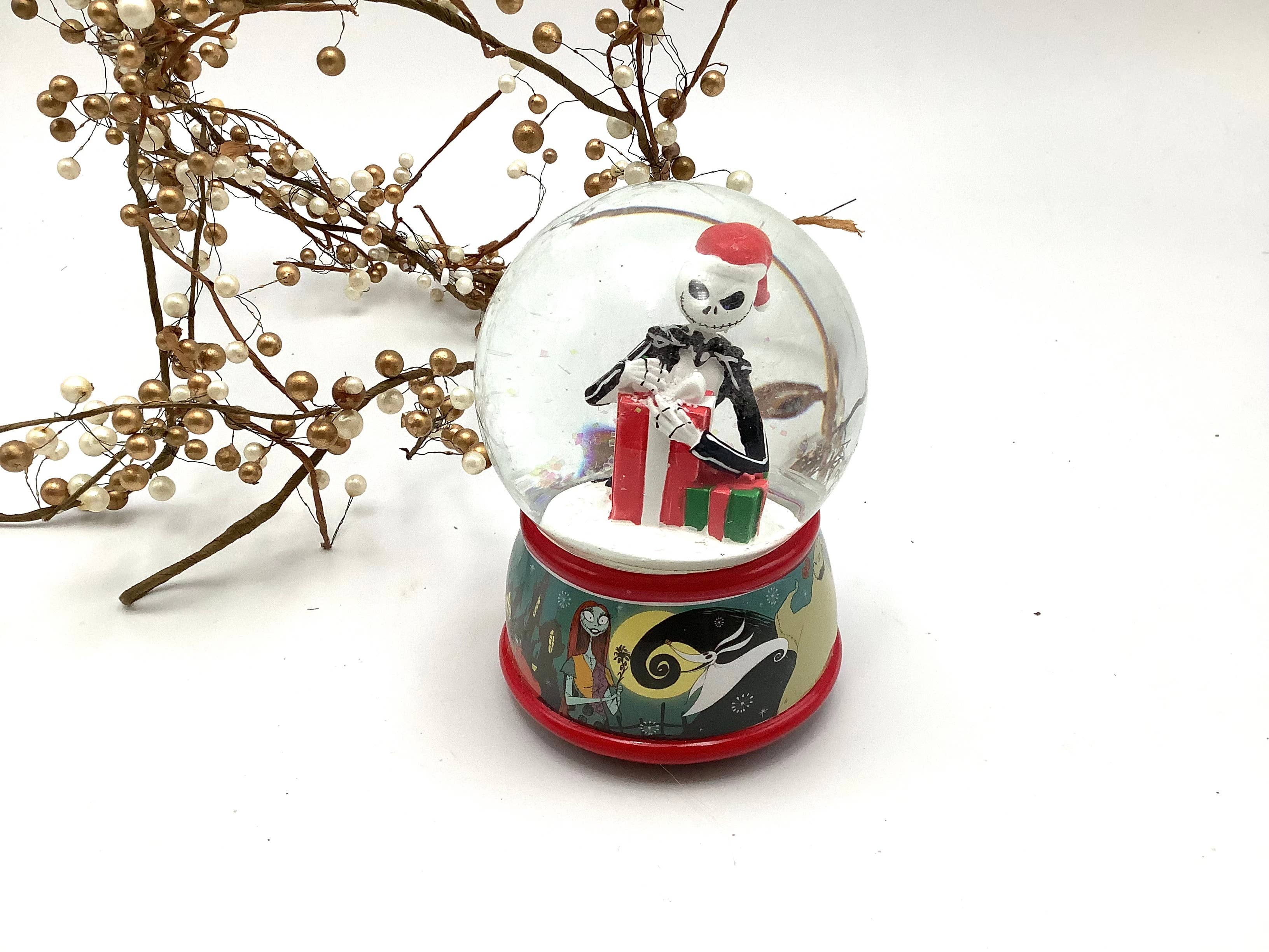 All Little Cute Things - Wholesale Snow globe - Musical Snow Globe. Nightmare Before Christmas Holidays