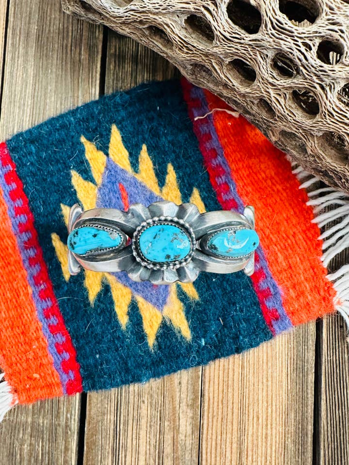 Bracelet manchette en turquoise Kingman et argent sterling Navajo Old Pawn pour la vente par Nizhonitradersllc