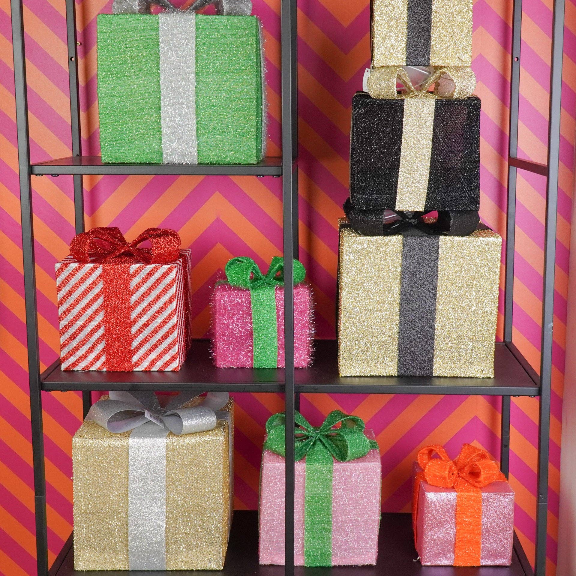 Housevitamin bv - Wholesale Christmas Decoration - Led Xmas Gift - S3 - Polysterene - Gold/Black -15/20/25cm8