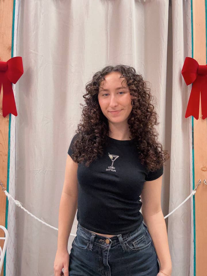 Broderi Martini Baby T-shirt for engroshandel hos Happy Hour