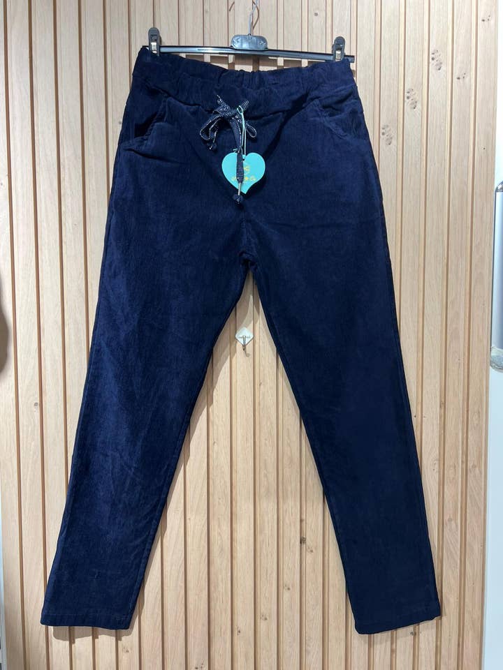 PANTALONS VELOURS COTELE et autres tendances Résultats pour pantalon noir en vente B2B. Retours gratuits et paiement à 60 jours sur Faire sur Faire.