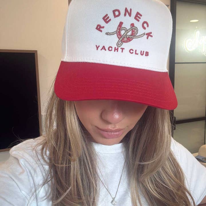 Sundrop – Engroshandel Hattetilbehør - Dame – Redneck Yacht Club Rød Broderet Hat3