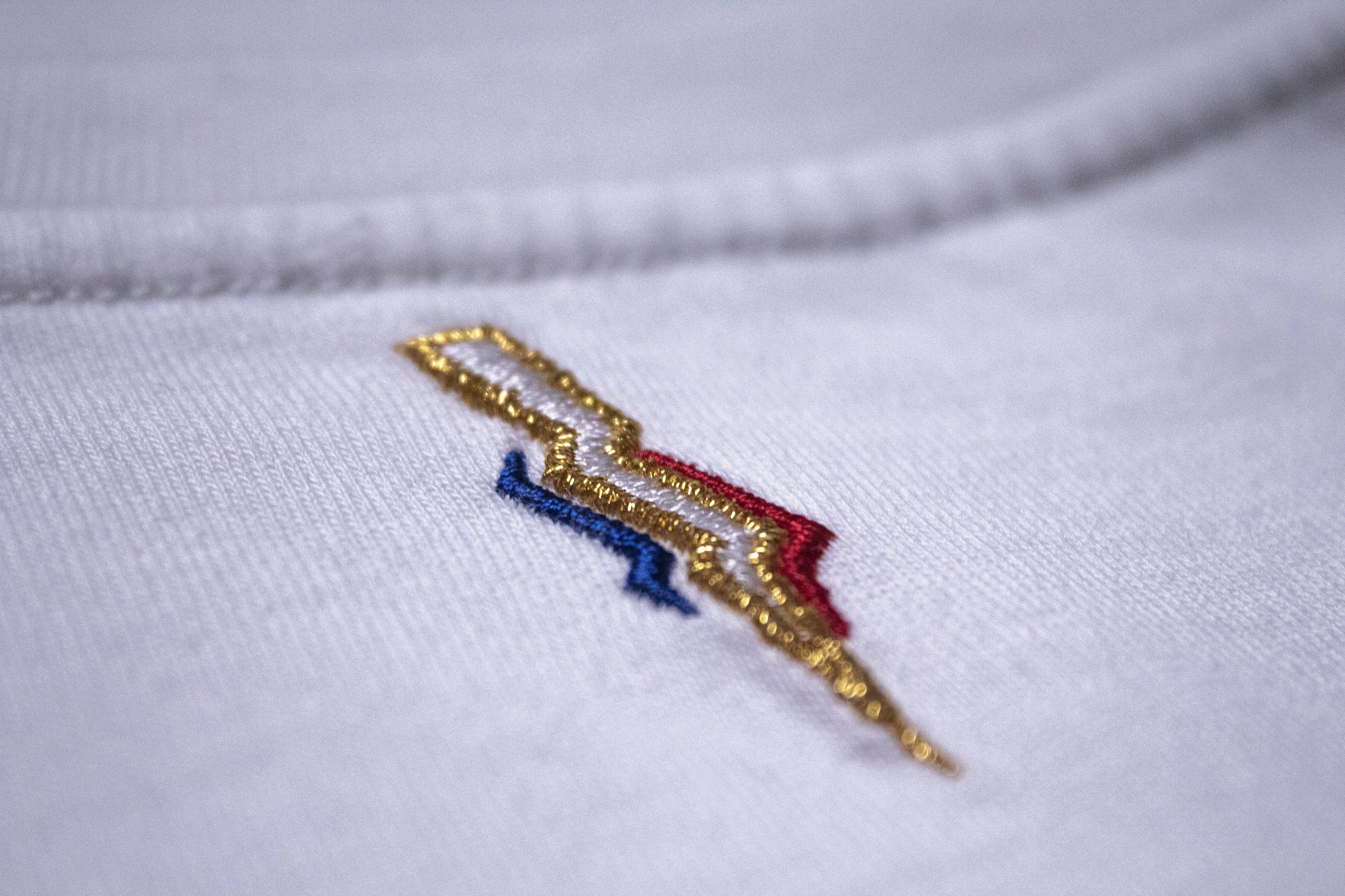 TYGER ESSENTIAL WHITE T-SHIRT for wholesale on Faire3