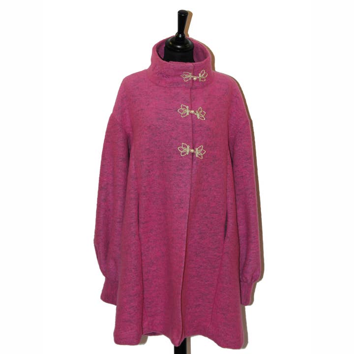 CAPPOTTO DONNA OVER SIZE ALAMARI FATTO A MANO ITALIA per la vendita all'ingrosso da parte di Ana Cris Couture