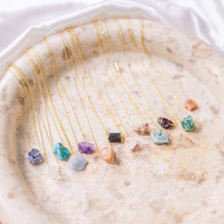 Soul Charms - Vente Colliers à pendentif - Collier Dainty Raw Crystal en or 14 carats et pierre de naissance en argent28