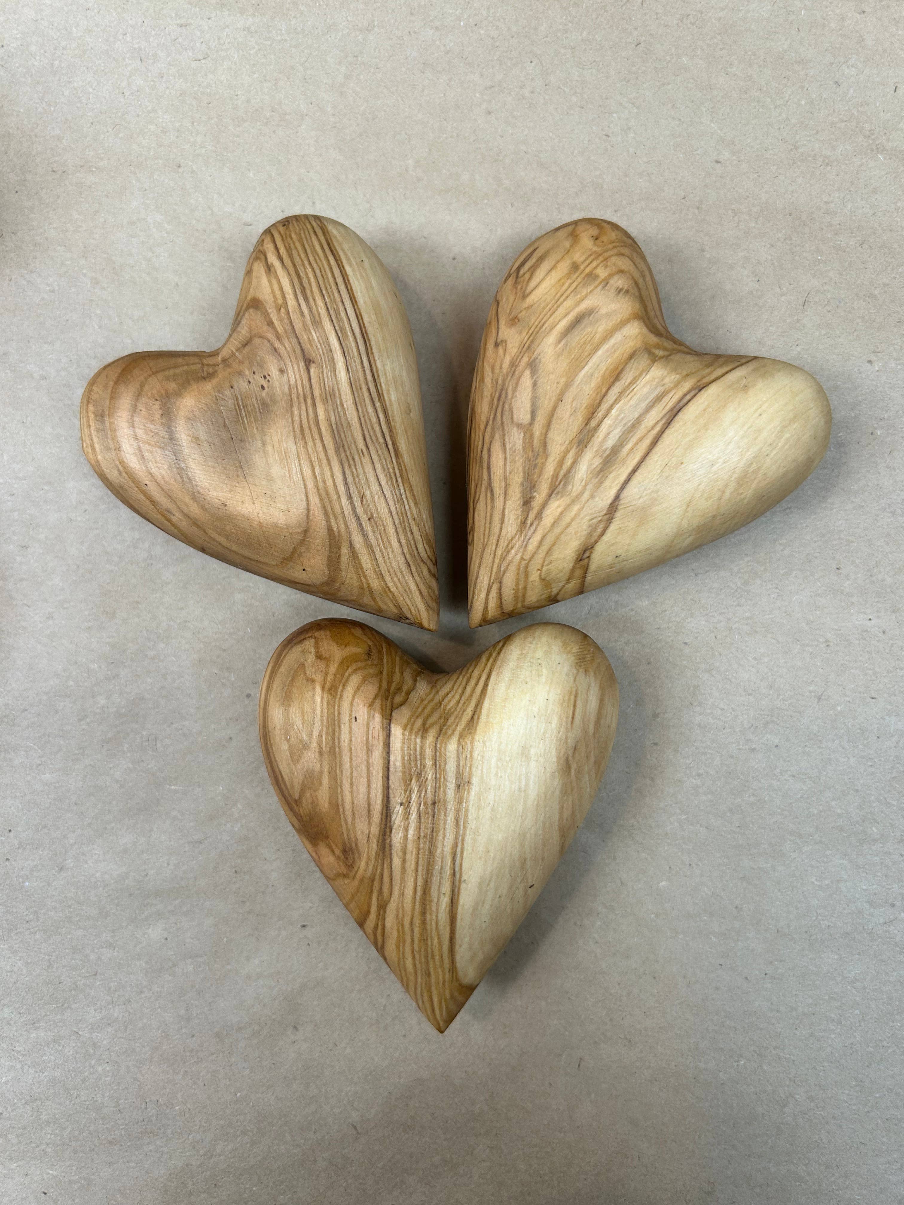 Mondo Trading Company - Wholesale Decorative Tabletop Object - Olive Wood Hearts2