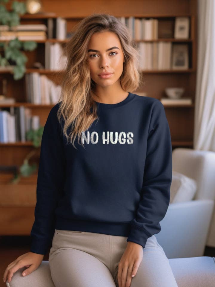 T-shirt ou sweat-shirt unisexe brodé "No Hugs" pour la vente par Totally Iced Out