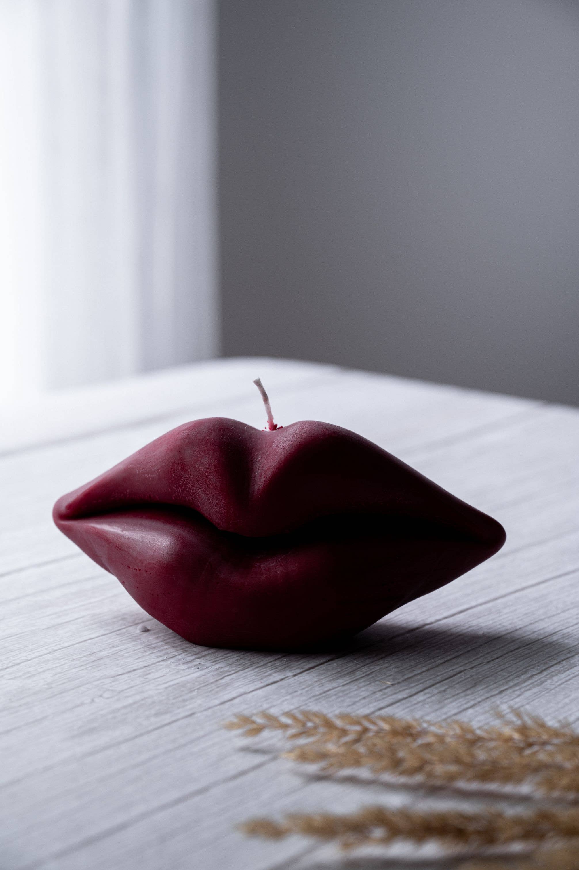 Allure CA - Wholesale Novelty Candle - Kissable Glow: Luxurious Lip-shaped Candle6